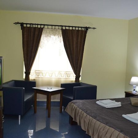Hostel Franica Kursumlija Buitenkant foto