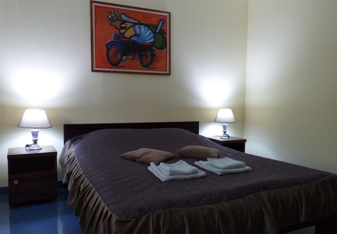 Hostel Franica Kursumlija Buitenkant foto