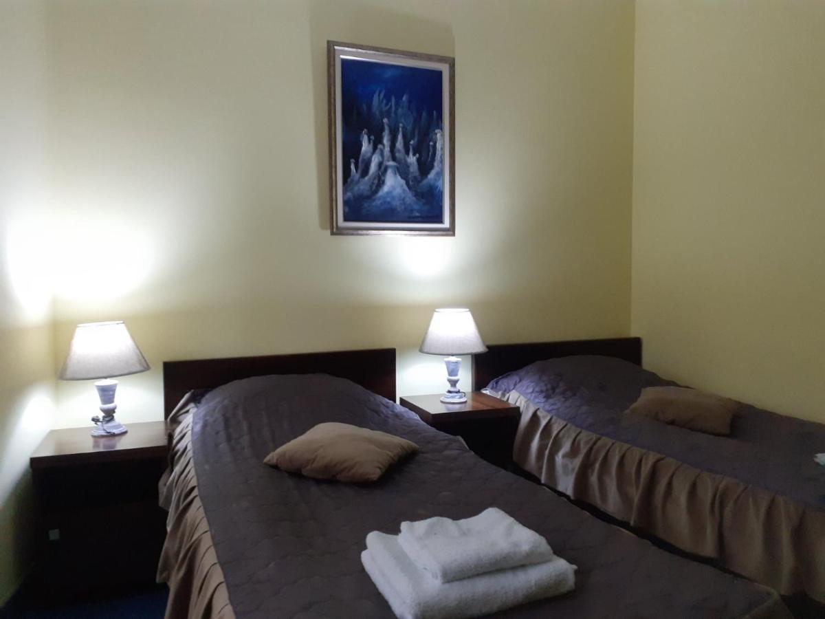 Hostel Franica Kursumlija Buitenkant foto