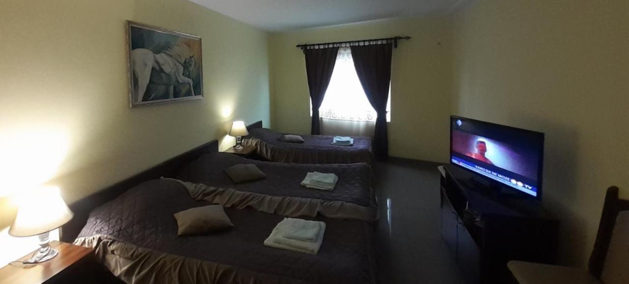 Hostel Franica Kursumlija Buitenkant foto