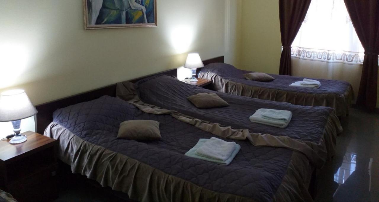 Hostel Franica Kursumlija Buitenkant foto